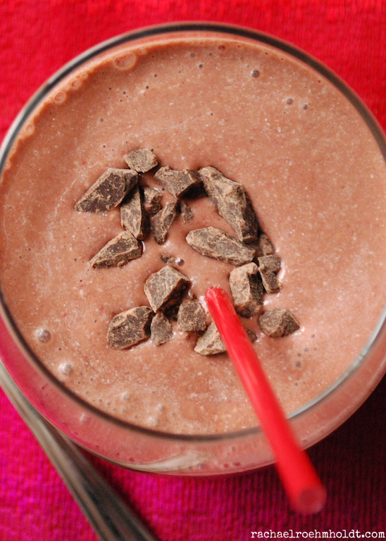 Chocolate Covered Strawberry Smoothie | RachaelRoehmholdt.com