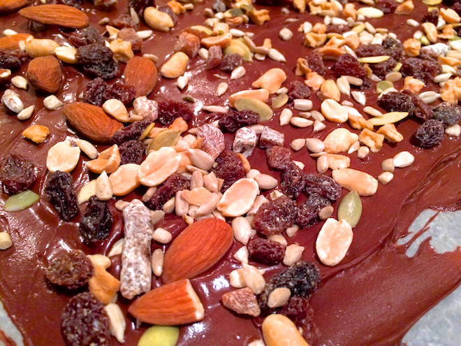 Super Easy Holiday Bark With Trail Mix | RachaelRoehmholdt.com