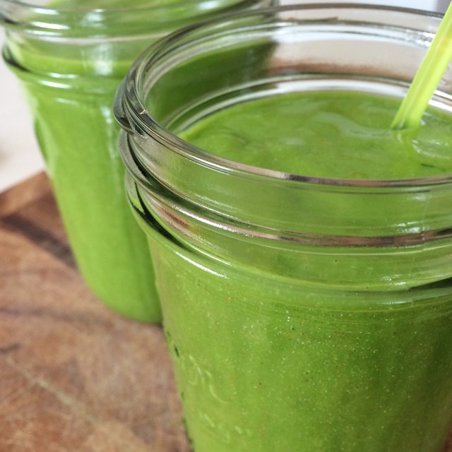 Green Smoothie 101 | RachaelRoehmholdt.com