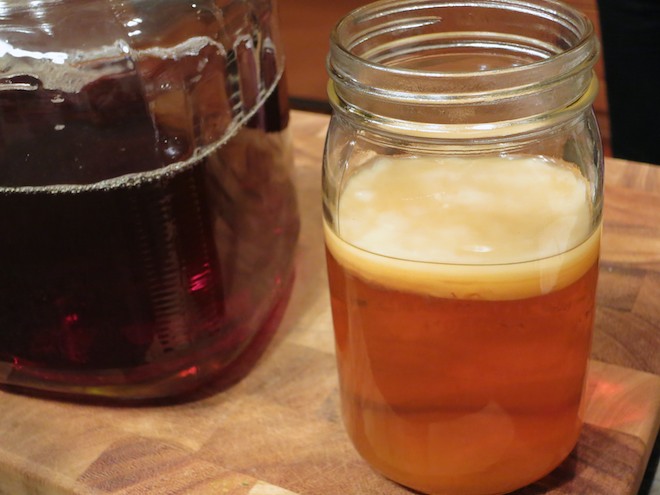 How To Brew Kombucha At Home | RachaelRoehmholdt.com