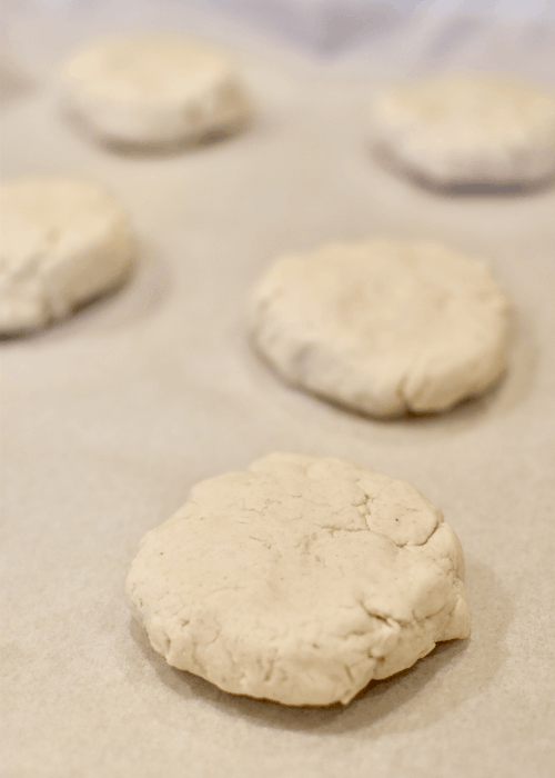 Gluten-free Biscuits: shape the biscuits