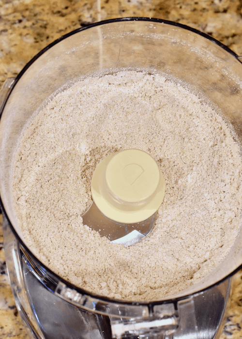 Gluten-free Pie Crust (vegan, dairy-free) - grinding oat flour