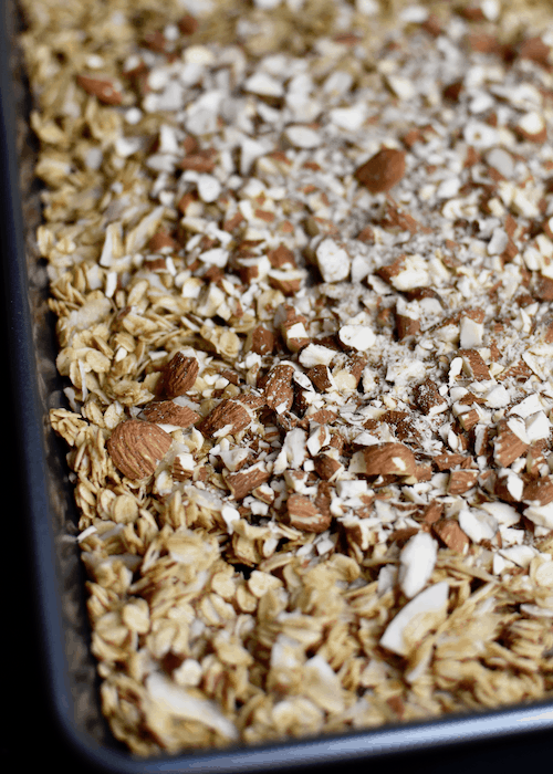 Gluten-free Granola Recipe (Dairy-free, Vegan): bake the granola