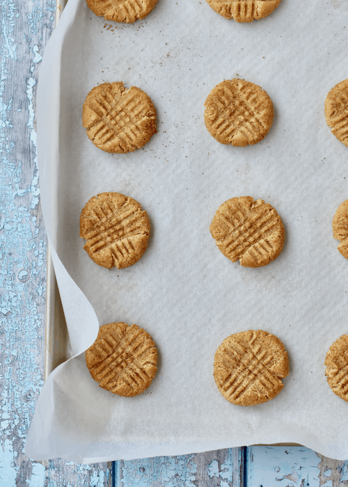 Gluten-free Peanut Butter Cookies: bake the cookies