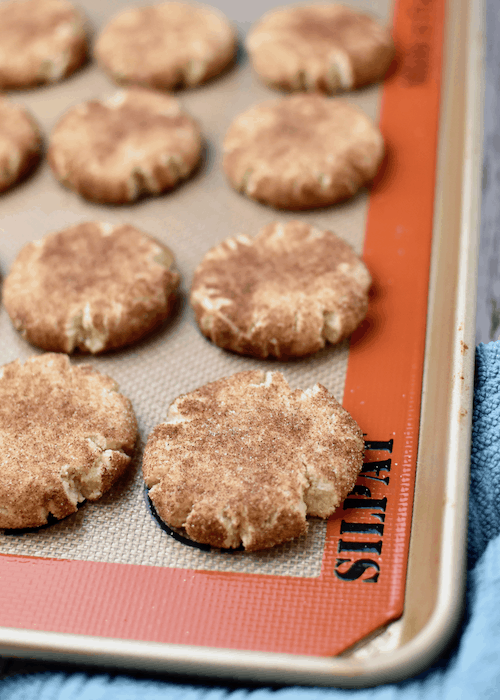 Gluten-free Snickerdoodles: bake the cookies